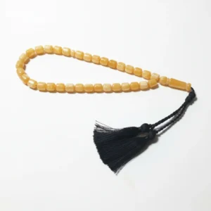 Sebha couleur ambre jaune – Tasbih élégant avec pompon noir
